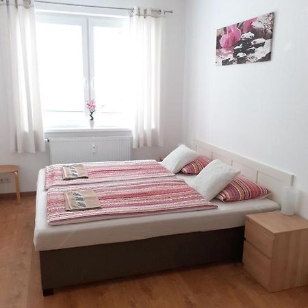 Apartman Bratislava City & Parking Buitenkant foto