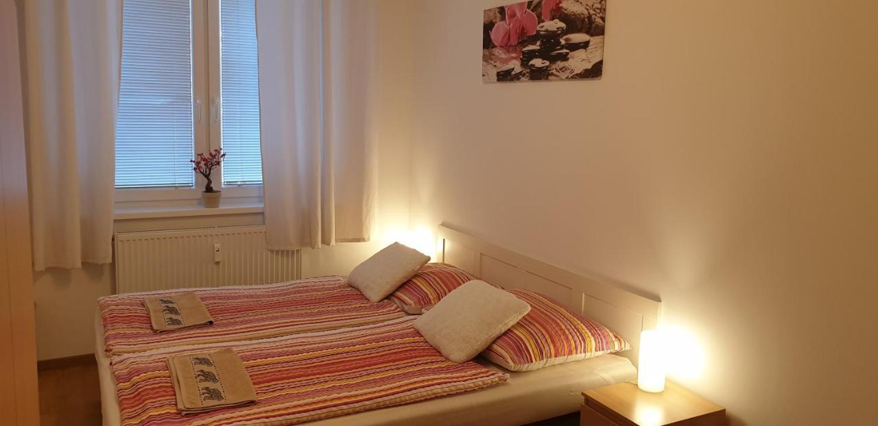 Apartman Bratislava City & Parking Buitenkant foto