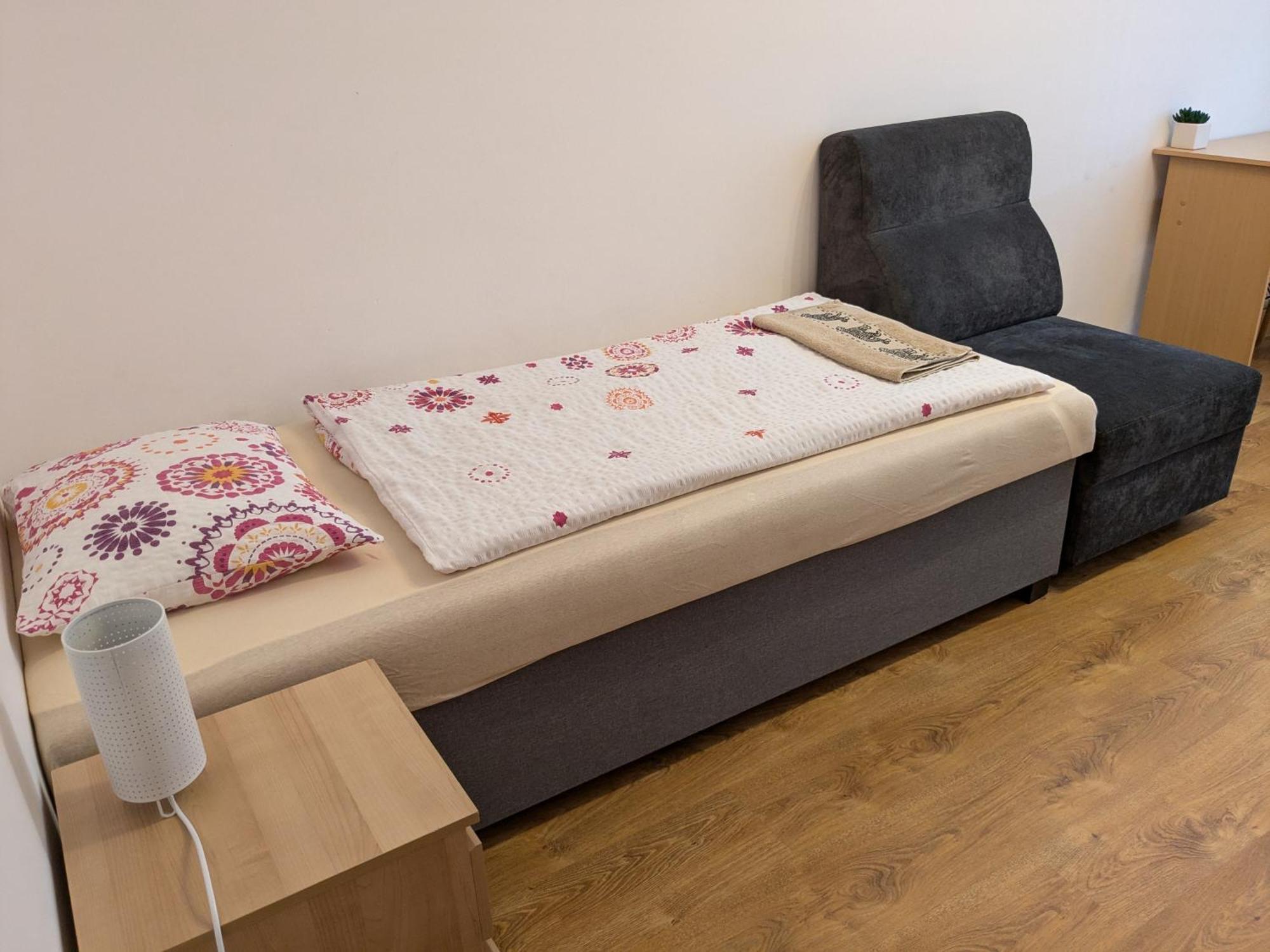 Apartman Bratislava City & Parking Buitenkant foto